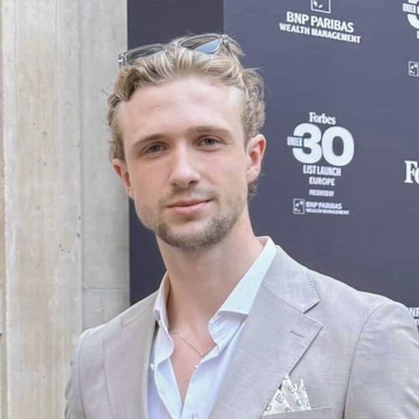 Portrait of Thomas at the Forbes 30 Under 30 Europe list launch
